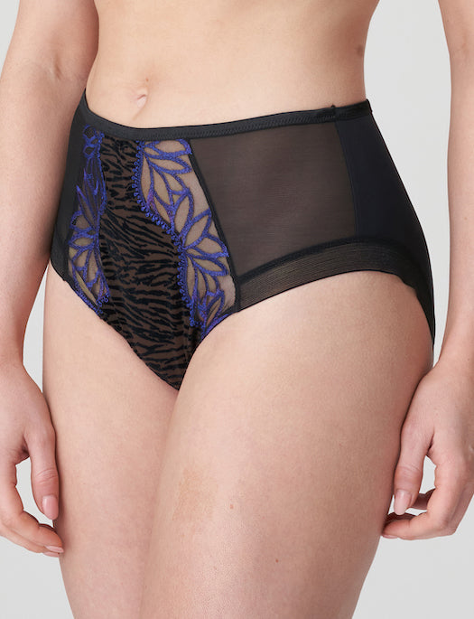 Prima Donna Cheyney Full Brief