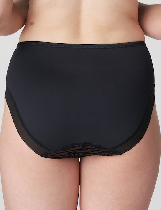 Prima Donna Cheyney Full Brief