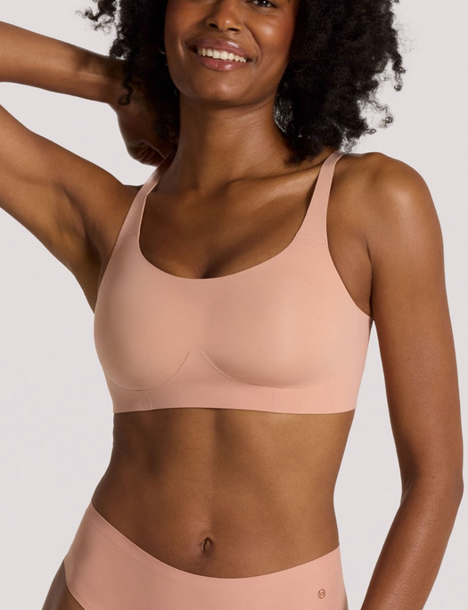 Evelyn Bobbie Structured Scoop Bralette