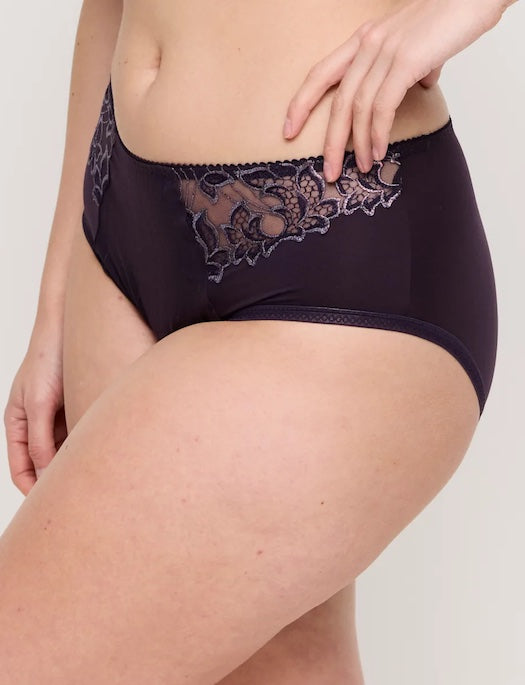 Prima Donna Deauville Full Brief