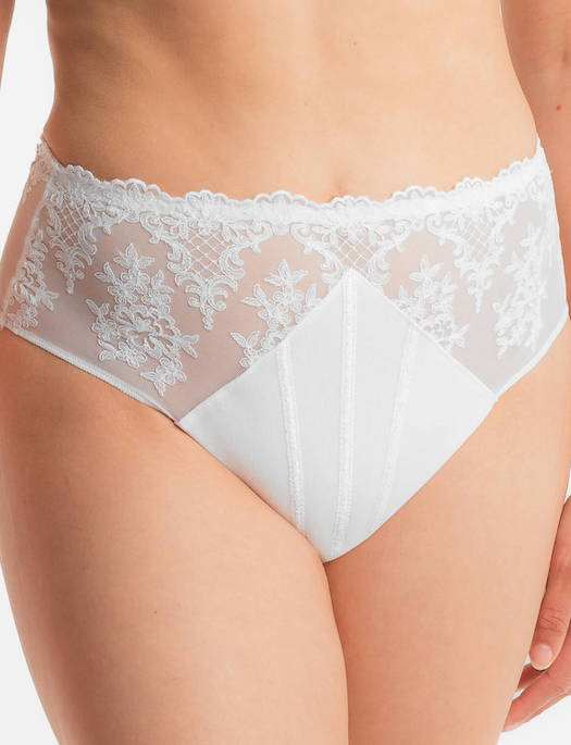 Louisa Bracq Victoria Full Brief