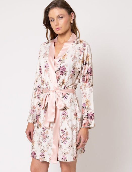 Mari M Vintage Short Robe
