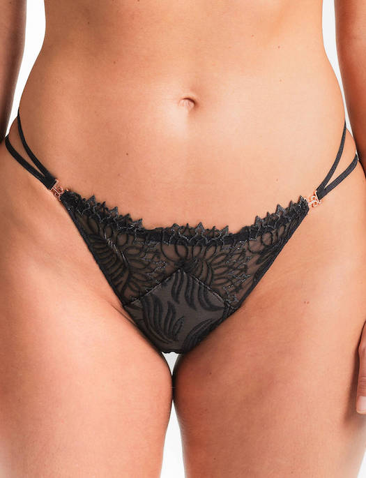 Louisa Bracq Swan Thong